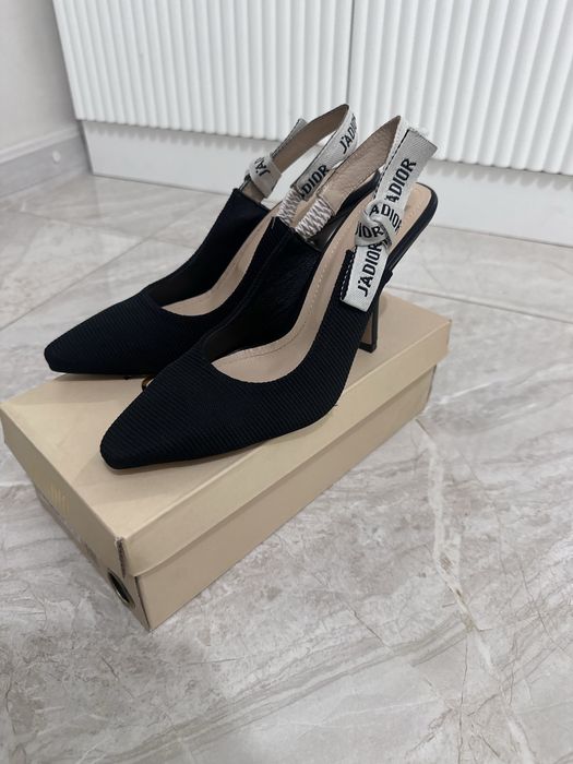 Лодочки с каблуками на шпильках