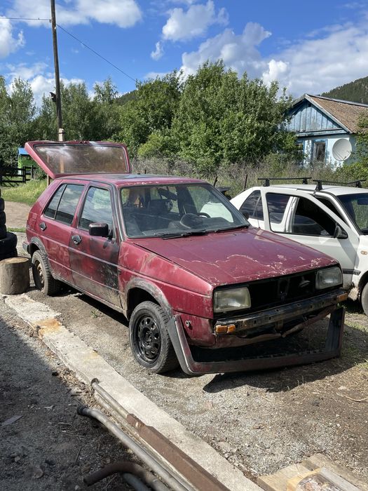 Volkswagen Golf 2 (пятидверный) - На запчасти или Целиком.