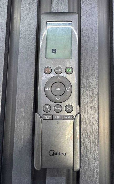 Кондиционер Midea Naomi Pro 12 Inverter AI Wi-Fi