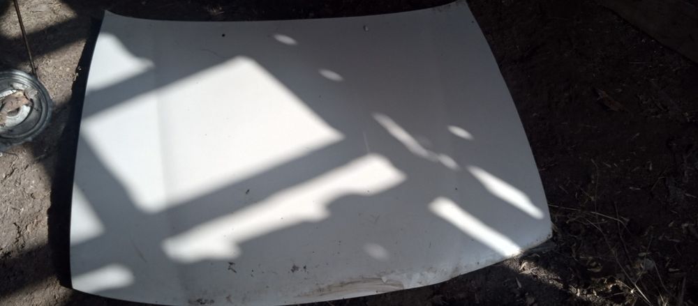 Продам капот на тойоту Авалон 95