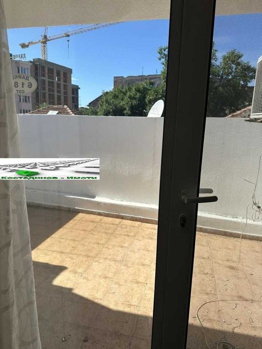 Дава се под наем Тристаен апартамент в Пловдив, Център - 120 кв.м за 400 € - Снимка #6