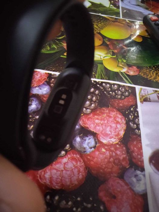 Продаются часы 
Модель Mi smart Band 6