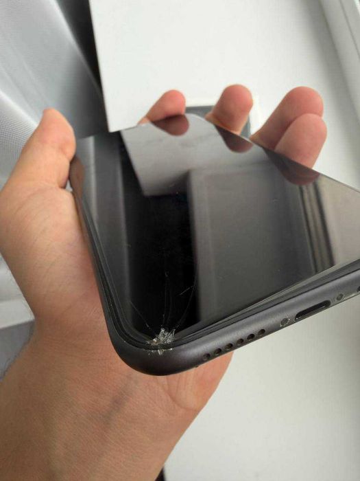 Продам IPhone 11 64gb