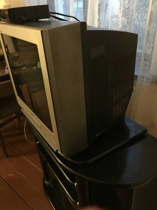 телевизор  LG, состояние отличное,яркость красок превосходная