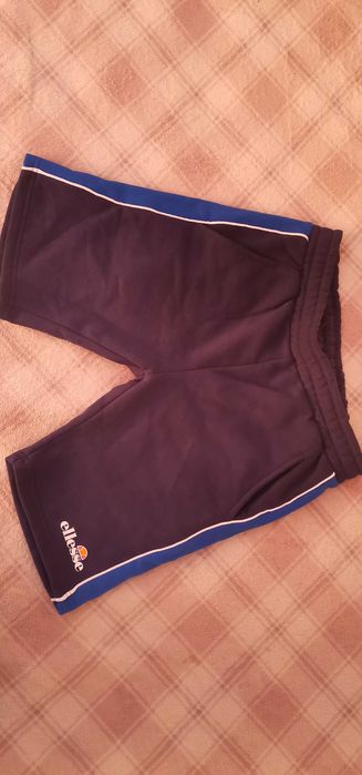 Къси панталони Ellesse нови.