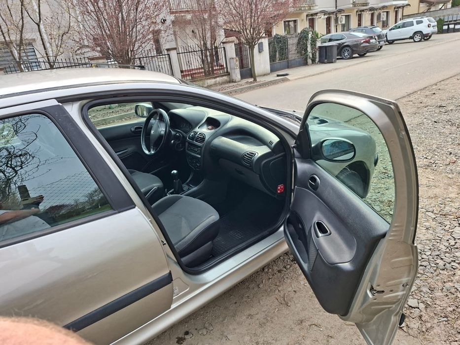 Vând Peugeot 206