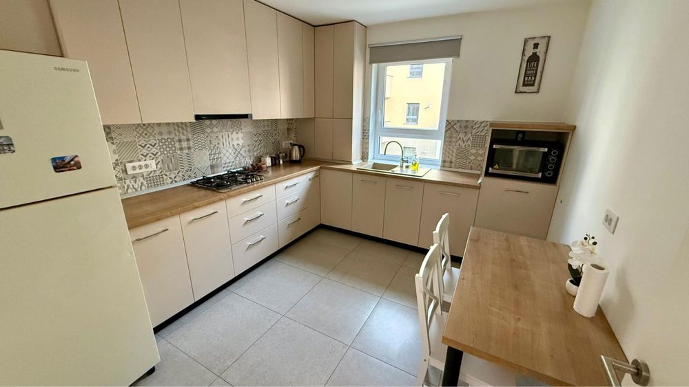 Proprietar inchiriez garsoniera Tractoru