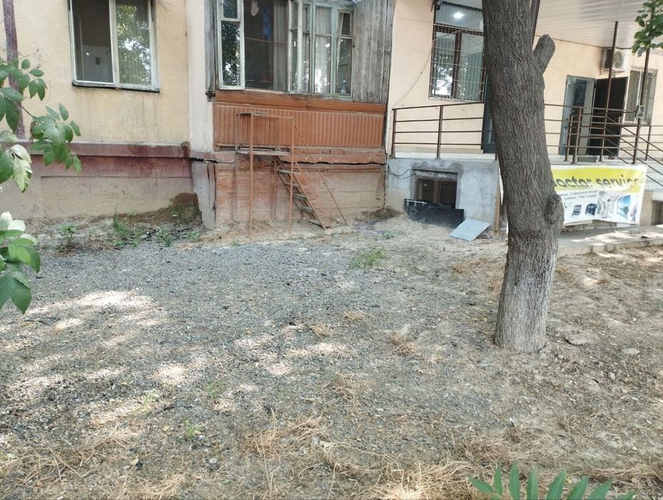 Продаётся 4 ком.  квартира, для большой семьи или для комерции