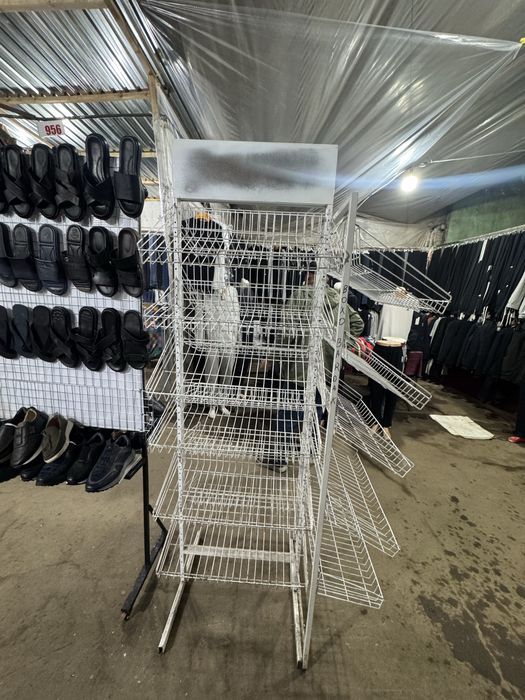 Стеллаж с корзинами