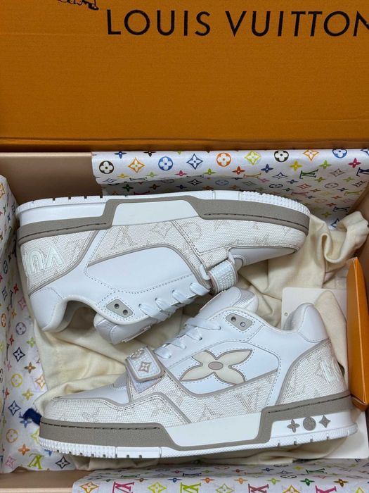 Adidasi Louis Vuitton Trainer Premium