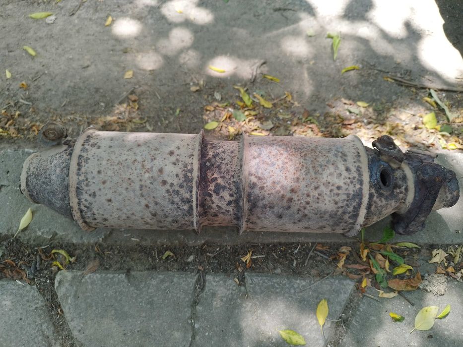 Продавам катализатор Honda Civic 7-ма ген. 2001-2005