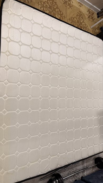 Матрас 200х180 см б/у