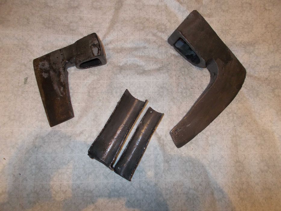 комплект ковани брадви от соца