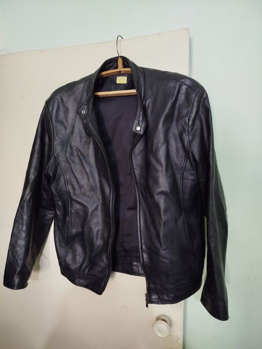 Продам кожаные куртки.