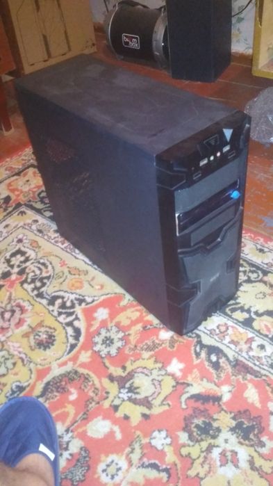 Продам системный блок 4ядра 8гигов озу 120гб ссд