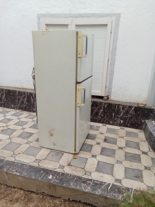 Продается холодильник Российский