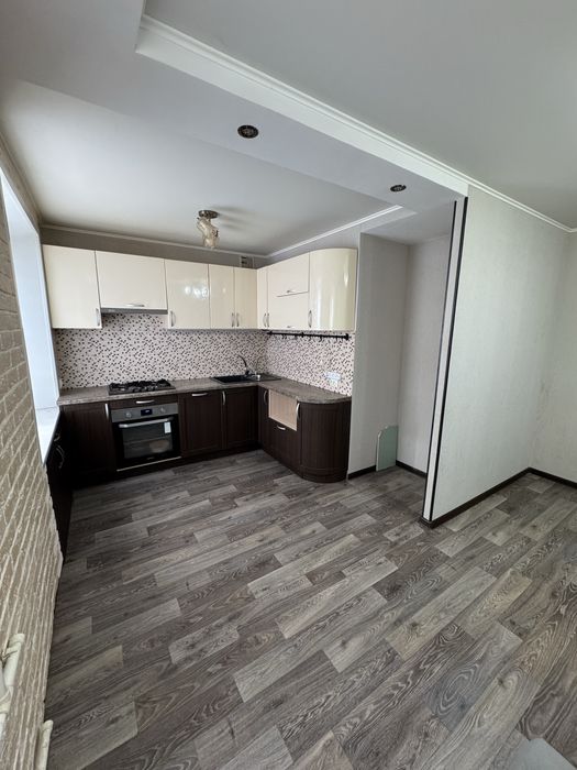 Продам квартиру 3ех комнатную