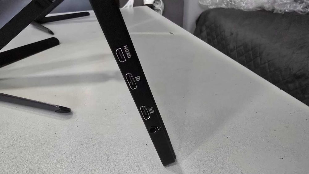 Мобилен гейминг монитор Asus Rog Strix XG17AHPE, 17.3", 240Hz