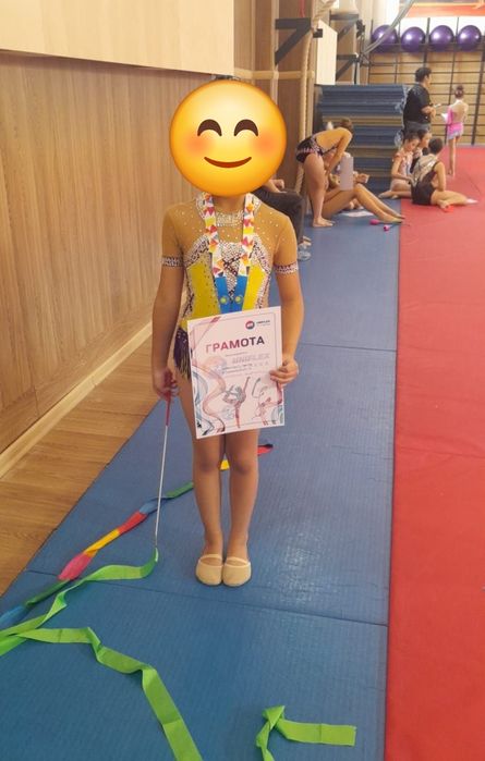 Платье для выступлений по гимнастике