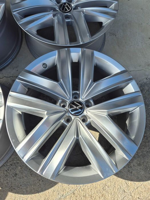 Jante Aliaj 5x112 19'' - OEM VW Touareg CR 2026 - Tiguan - Passat - Phaeton - 8.5J ET 26 ( defect )