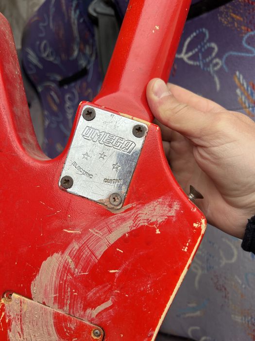 Vând chiarea electrică foarte veche..