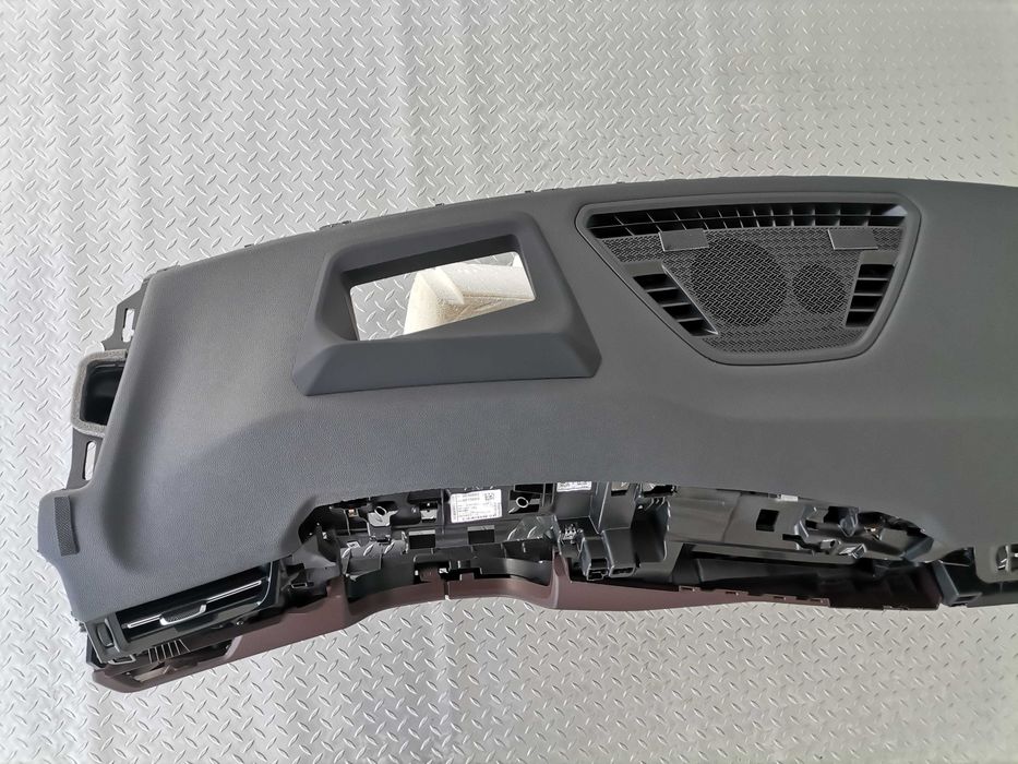 Ново Табло BMW X2 U10 X1 U11 iX1 iX2 HUD Черно + Mokka