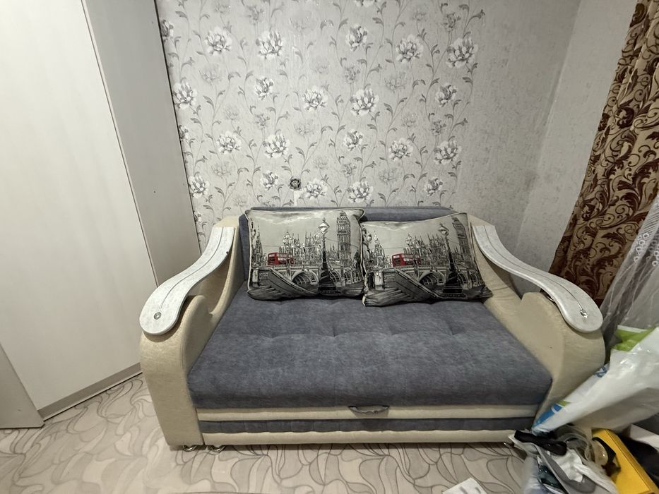 Диван продается почти новая
