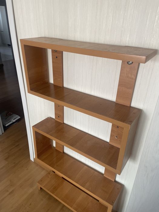 Книжная полка удобная