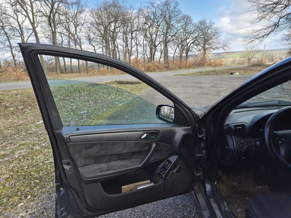 Mercedes 200   отлично