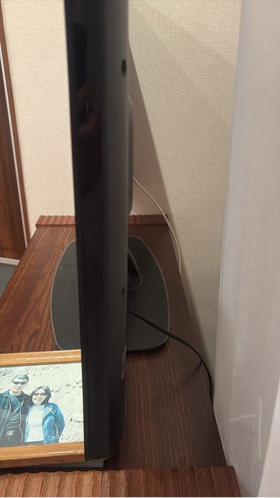 ЖК ТВ Philips FullHD 102 см. диагональ