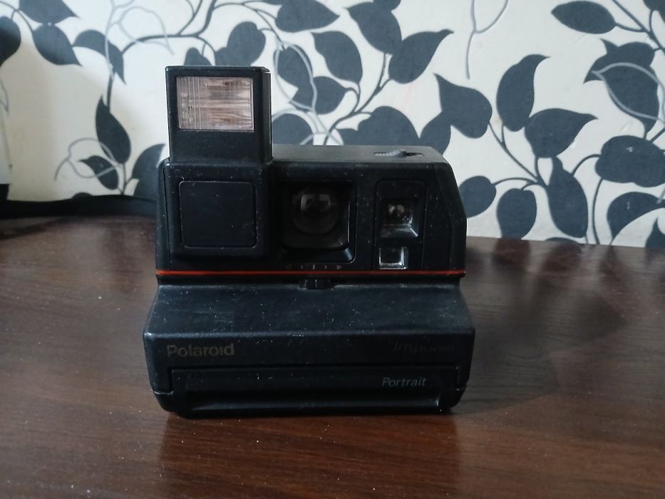 Фотоаппарат Polaroid первый выпуск.
