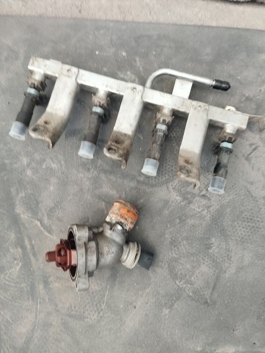 Инжектор от Спарк 1 и термостат на Спарк 2 рабочая