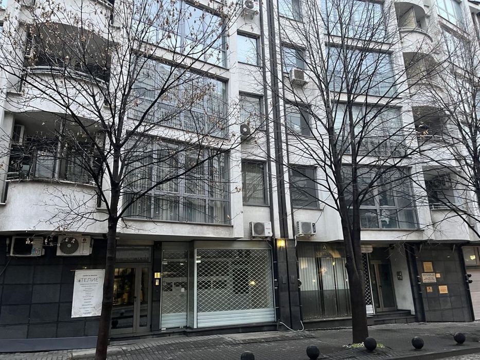 Магазин на партер до Съдебна палата – 30 кв.м, 4м витрина, готов за с