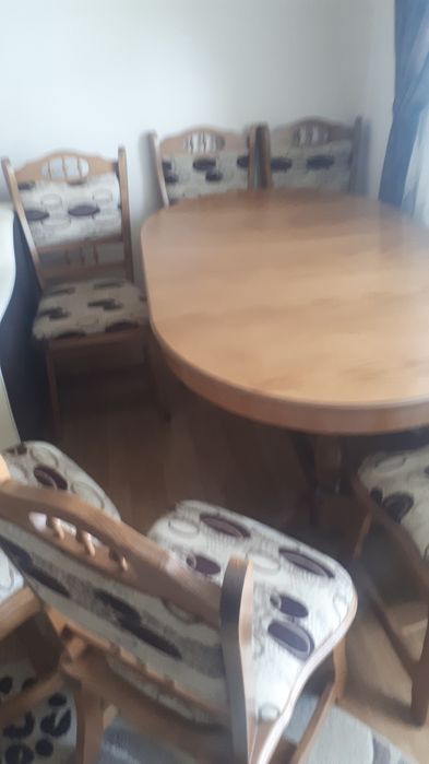 Masa lemn masiv ovală