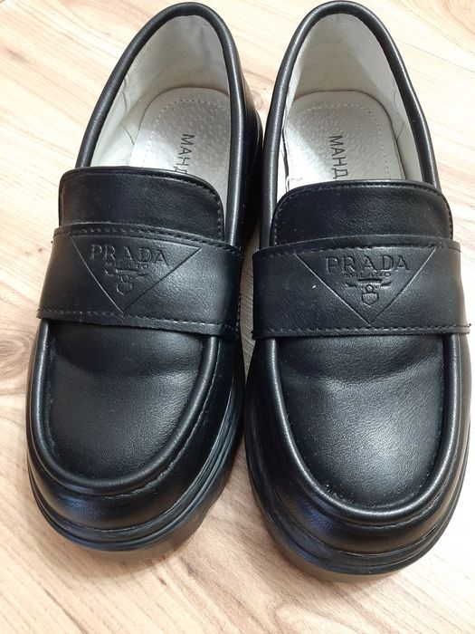 Продам детскую обувь размер 29-30