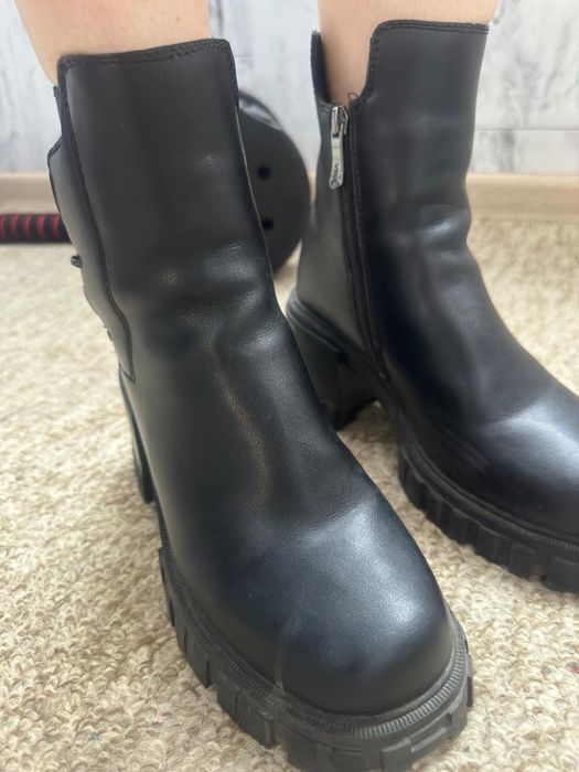 Продам зимнюю обувь