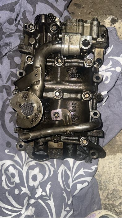 Pompa Ulei VW Tiguan 2.0 TDI CBAA CBAB CBBB CBBA 2008 - 2011