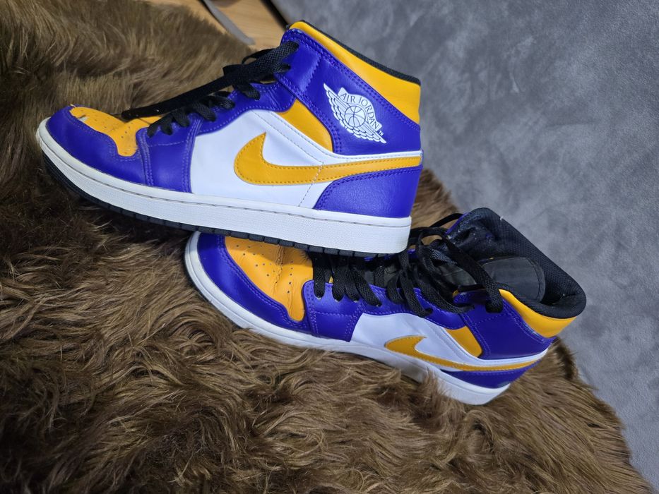 Air jordan 1 mid lakers second hand si noi de vanzare • Anunturi