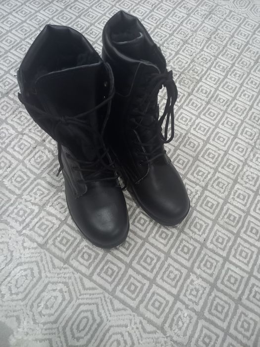 Продам берцы зима