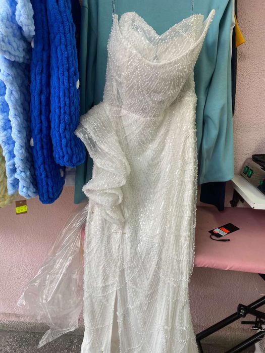 Офицялна рокля С размере