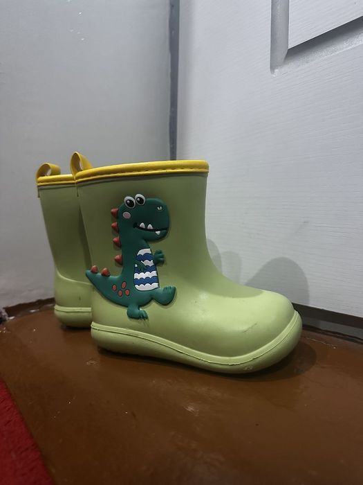 Сапожки детские. Размер 15. Длина ступни 8,5-9 см.