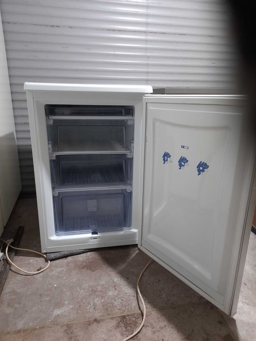 Lada frigorifica mica