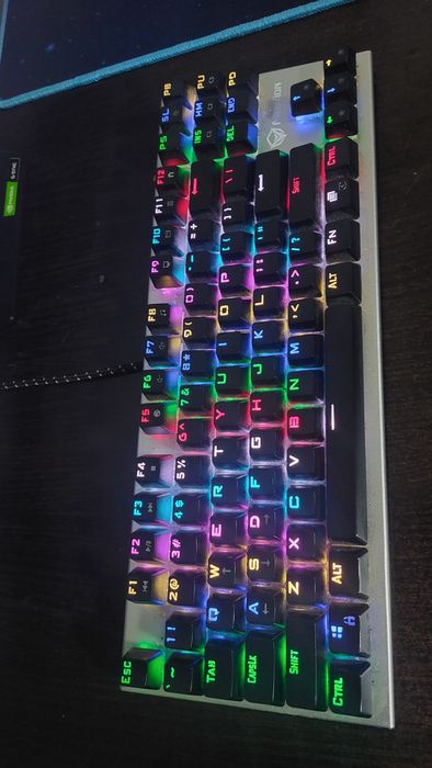 Tastatura gaming mecanica Meetion MK04 iluminare RGB, TKL, switch Oute