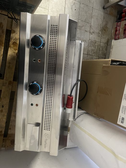 Скара тип плоча , половин плоска и половин оребрена