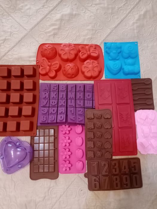 Продам формы для шоколада,  леденцов, мастики