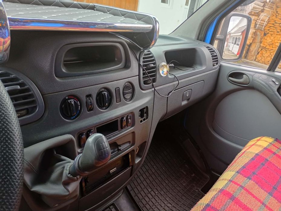 Vând Mercedes sprinter