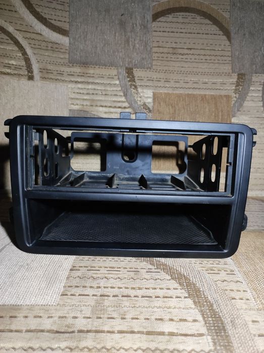 Полка под магнитолу Skoda