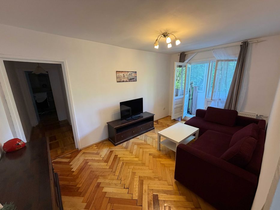 Inchiriez apartament zona Judetean