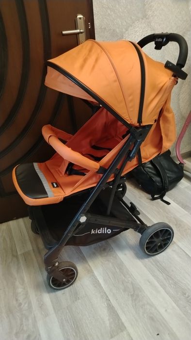 Продам детскую коляску  прогулочную