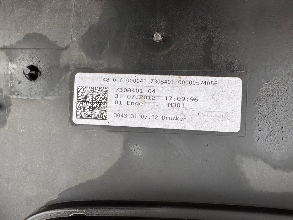 Продавам предна и задна броня за Бмв F30/F31!